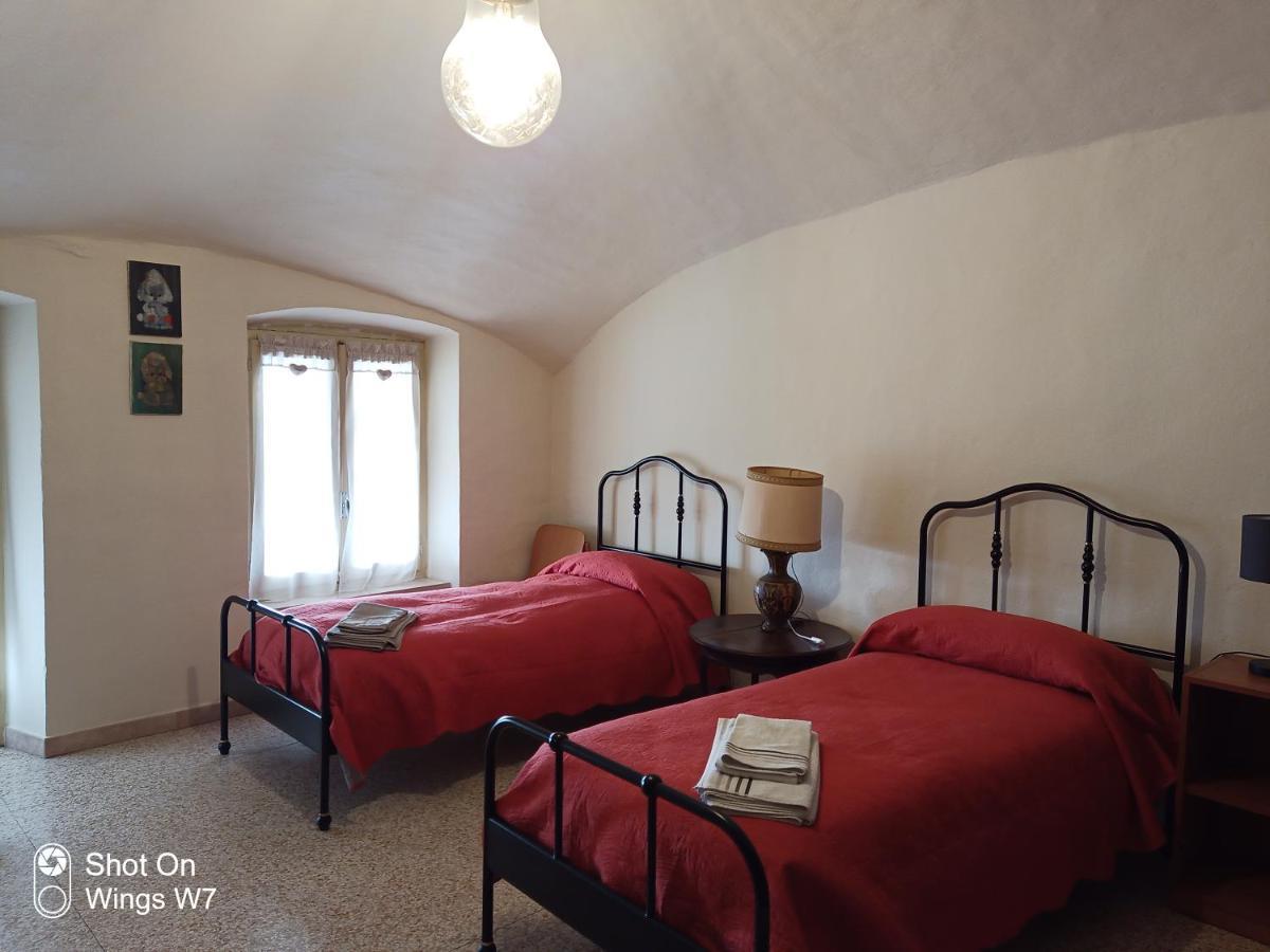 Beb Infamiglia Bed & Breakfast Cascinette Екстериор снимка