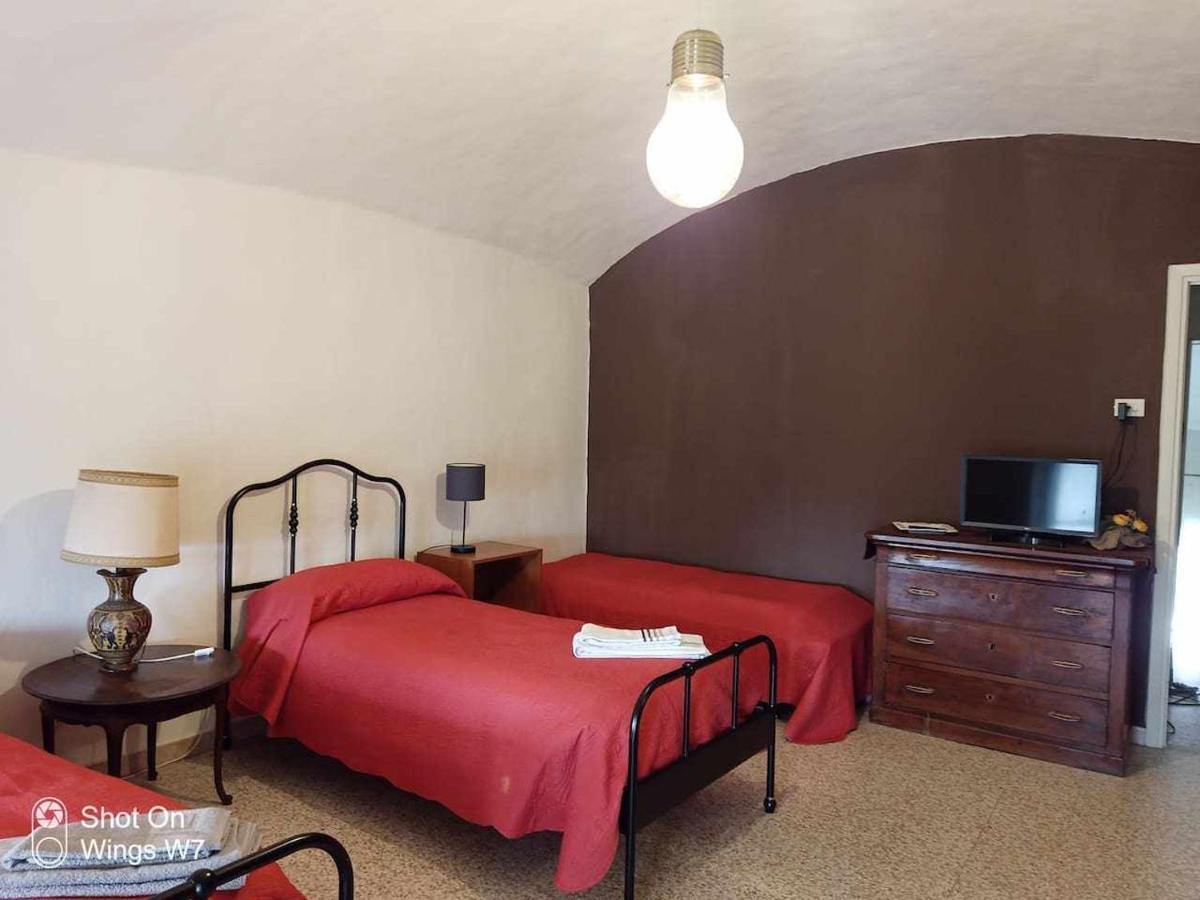 Beb Infamiglia Bed & Breakfast Cascinette Екстериор снимка