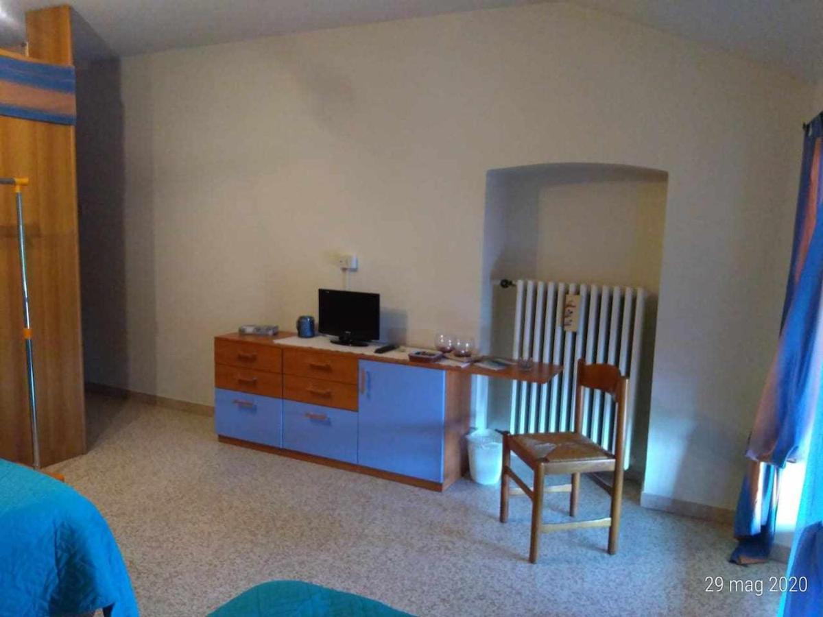 Beb Infamiglia Bed & Breakfast Cascinette Екстериор снимка